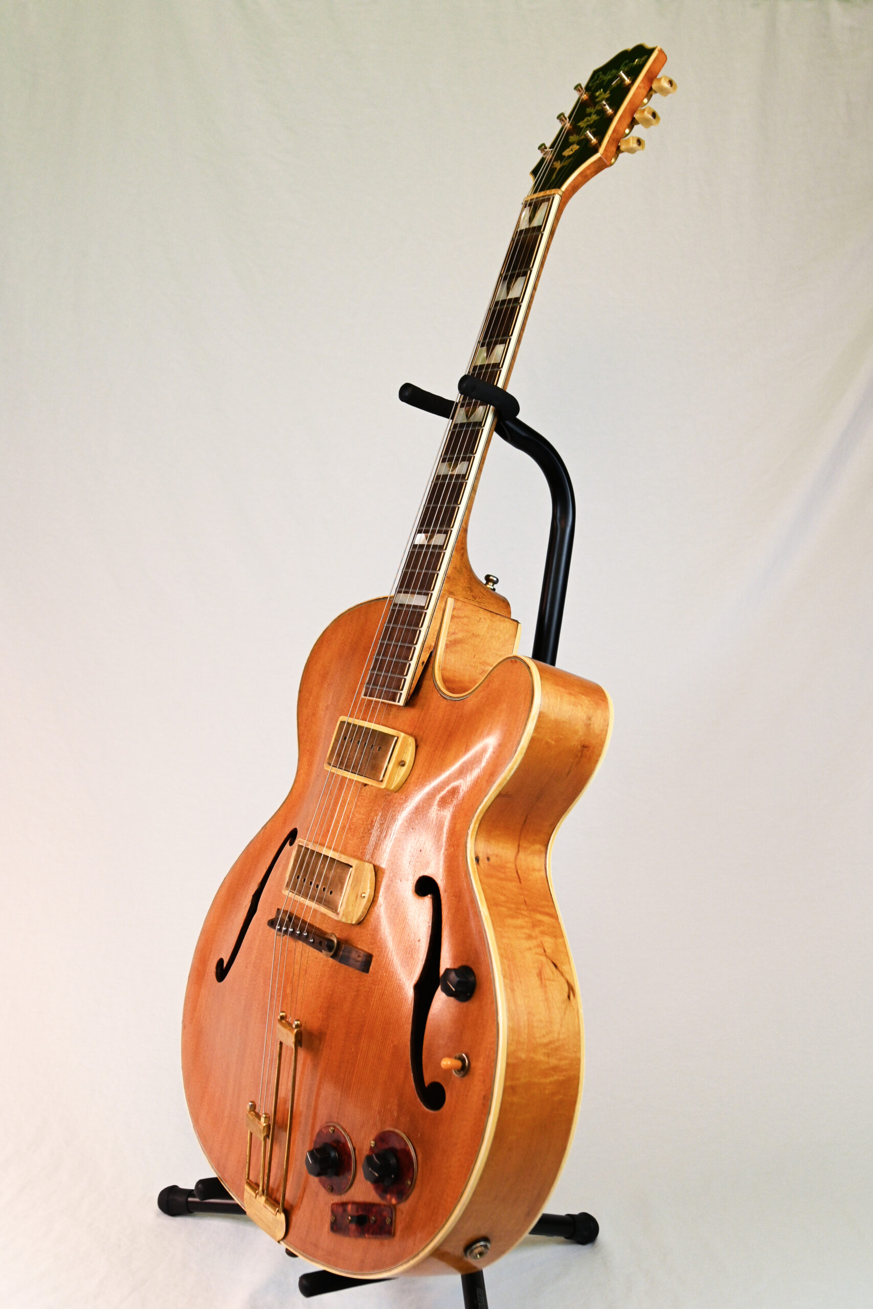 1948 or 1949 Epiphone Zephyr Deluxe Regent Archtop Electric Guitar